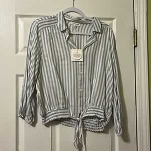 Beach Lunch Lounge Button Down top